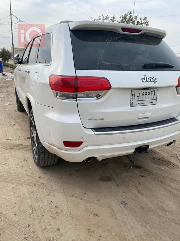 جیپ گراند شیرۆکی
